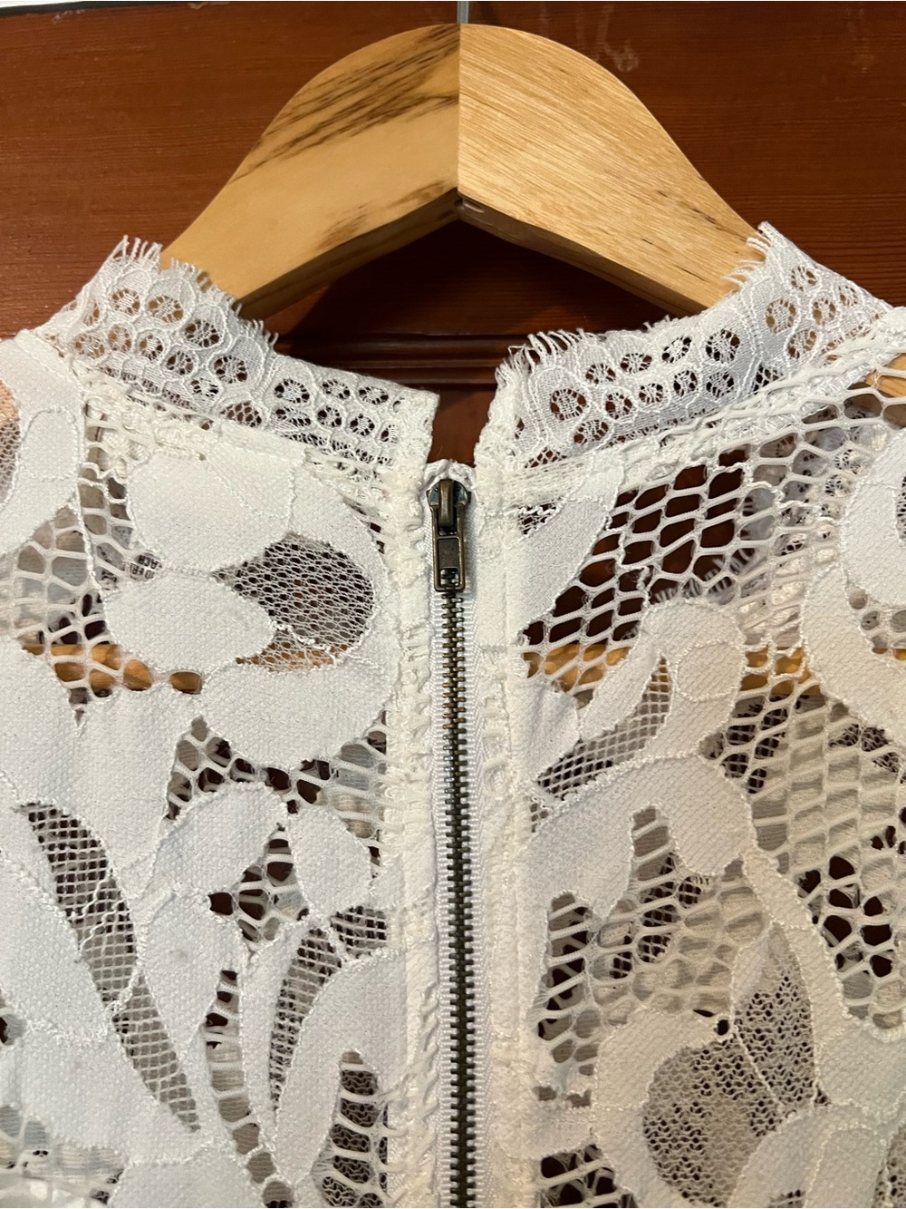Sans Souci White Lace Wedding Bridal Sheath Dress Size Medium Elegant Cocktail - Picture 11 of 11